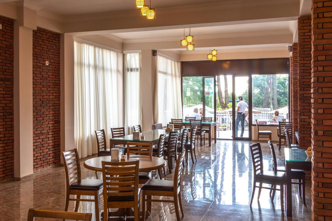 Samni Hotel Ureki Exterior photo